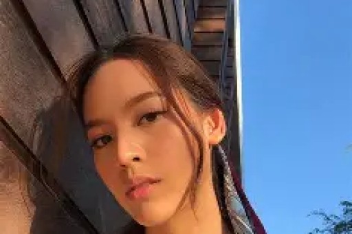 网红殷世航爆料好兄弟童锦程一个月三四百万三年狂赚一个亿网友：说好的吃泡面呢？