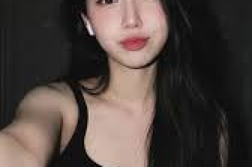 网红博主竟教“斑马线拍片”技巧？广东两女孩模仿被交警批评